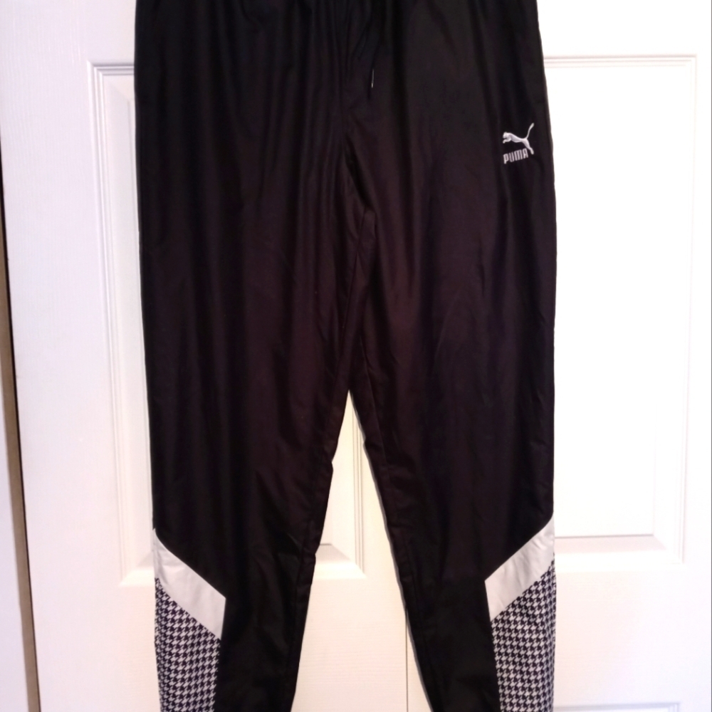Brand new puma size medium black jogging women's pants